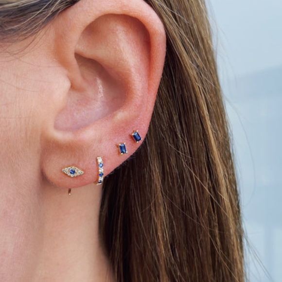 EF Collection Blue Sapphire Baguette Stud Earring - Picture 2 of 4